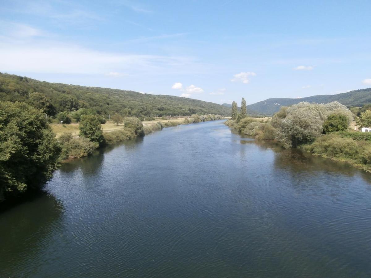 Gite 3 Etoiles "Entre Sources Et Riviere" Besancon Vaire-le-Grand Εξωτερικό φωτογραφία